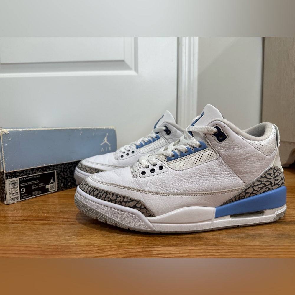 Nike air Jordan retro 3 UNC sz 9